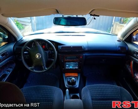 Серый Фольксваген Пассат, объемом двигателя 1.8 л и пробегом 190 тыс. км за 4200 $, фото 2 на Automoto.ua