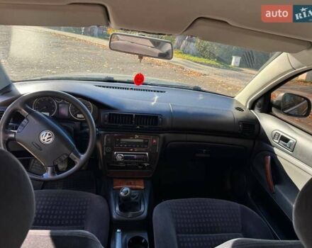 Серый Фольксваген Пассат, объемом двигателя 1.78 л и пробегом 258 тыс. км за 4500 $, фото 5 на Automoto.ua