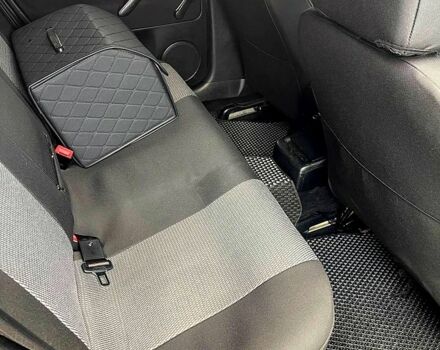 Серый Фольксваген Пассат, объемом двигателя 1.6 л и пробегом 274 тыс. км за 5200 $, фото 6 на Automoto.ua