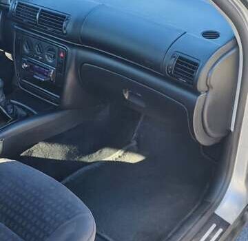 Сірий Фольксваген Пассат, об'ємом двигуна 1.6 л та пробігом 250 тис. км за 4400 $, фото 35 на Automoto.ua