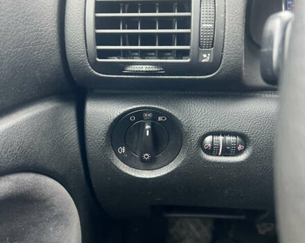 Сірий Фольксваген Пассат, об'ємом двигуна 1.6 л та пробігом 169 тис. км за 4400 $, фото 13 на Automoto.ua