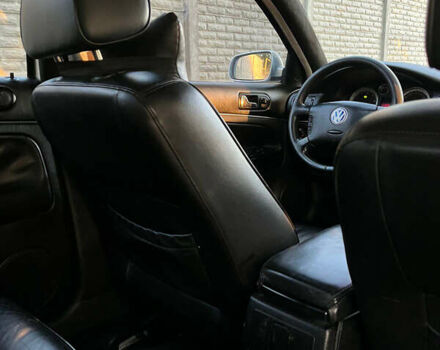 Серый Фольксваген Пассат, объемом двигателя 4 л и пробегом 363 тыс. км за 5500 $, фото 13 на Automoto.ua