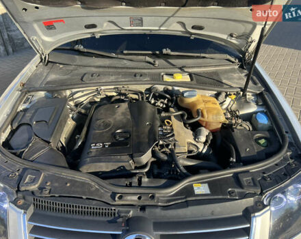 Серый Фольксваген Пассат, объемом двигателя 1.8 л и пробегом 243 тыс. км за 4500 $, фото 10 на Automoto.ua