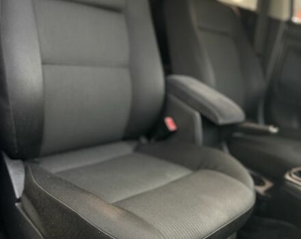 Серый Фольксваген Пассат, объемом двигателя 1.6 л и пробегом 228 тыс. км за 4999 $, фото 6 на Automoto.ua