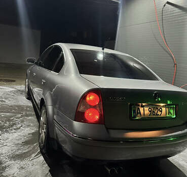 Серый Фольксваген Пассат, объемом двигателя 2.32 л и пробегом 388 тыс. км за 4650 $, фото 2 на Automoto.ua