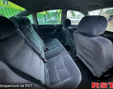 Серый Фольксваген Пассат, объемом двигателя 2.5 л и пробегом 325 тыс. км за 5350 $, фото 7 на Automoto.ua