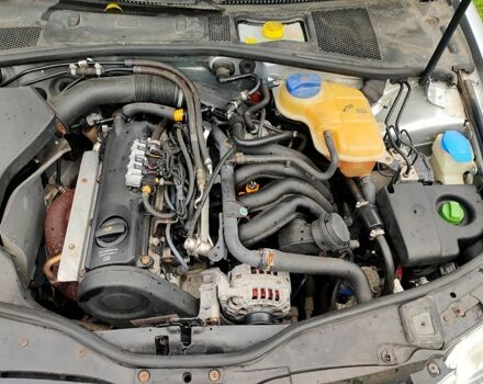 Серый Фольксваген Пассат, объемом двигателя 1.6 л и пробегом 351 тыс. км за 4500 $, фото 4 на Automoto.ua