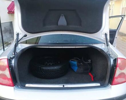 Серый Фольксваген Пассат, объемом двигателя 1.6 л и пробегом 200 тыс. км за 4900 $, фото 3 на Automoto.ua