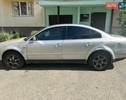 Серый Фольксваген Пассат, объемом двигателя 1.78 л и пробегом 250 тыс. км за 2800 $, фото 2 на Automoto.ua