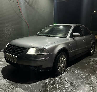 Серый Фольксваген Пассат, объемом двигателя 2.32 л и пробегом 388 тыс. км за 4650 $, фото 1 на Automoto.ua