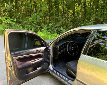 Сірий Фольксваген Пассат, об'ємом двигуна 1.8 л та пробігом 296 тис. км за 5700 $, фото 6 на Automoto.ua