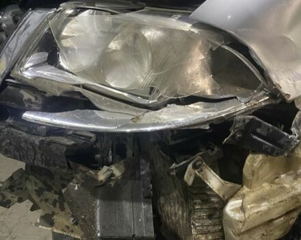 Сірий Фольксваген Пассат, об'ємом двигуна 1.8 л та пробігом 210 тис. км за 1600 $, фото 1 на Automoto.ua