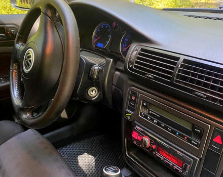 Сірий Фольксваген Пассат, об'ємом двигуна 1.8 л та пробігом 296 тис. км за 5700 $, фото 7 на Automoto.ua