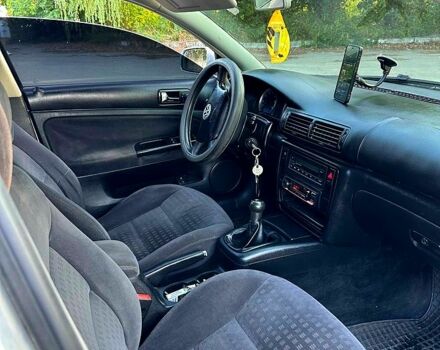 Серый Фольксваген Пассат, объемом двигателя 1.6 л и пробегом 206 тыс. км за 3800 $, фото 3 на Automoto.ua