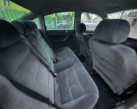 Серый Фольксваген Пассат, объемом двигателя 2.5 л и пробегом 325 тыс. км за 5350 $, фото 10 на Automoto.ua