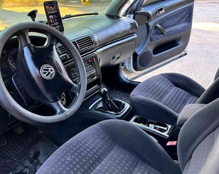 Серый Фольксваген Пассат, объемом двигателя 1.6 л и пробегом 206 тыс. км за 3800 $, фото 5 на Automoto.ua