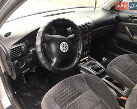 Серый Фольксваген Пассат, объемом двигателя 1.98 л и пробегом 355 тыс. км за 4000 $, фото 13 на Automoto.ua