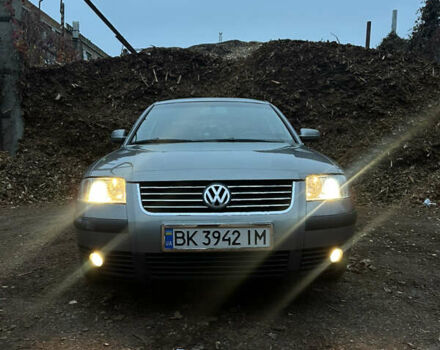 Серый Фольксваген Пассат, объемом двигателя 1.6 л и пробегом 286 тыс. км за 5200 $, фото 1 на Automoto.ua