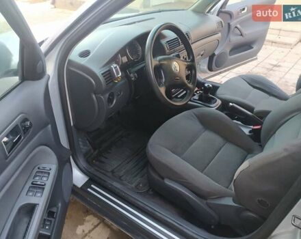 Серый Фольксваген Пассат, объемом двигателя 1.6 л и пробегом 200 тыс. км за 4900 $, фото 4 на Automoto.ua