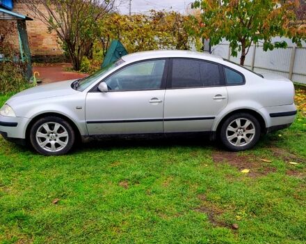 Серый Фольксваген Пассат, объемом двигателя 1.6 л и пробегом 351 тыс. км за 4500 $, фото 1 на Automoto.ua