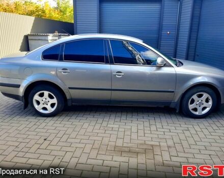 Серый Фольксваген Пассат, объемом двигателя 1.6 л и пробегом 320 тыс. км за 4999 $, фото 7 на Automoto.ua