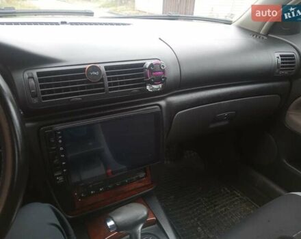 Серый Фольксваген Пассат, объемом двигателя 1.78 л и пробегом 330 тыс. км за 5000 $, фото 4 на Automoto.ua