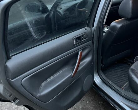 Серый Фольксваген Пассат, объемом двигателя 1.8 л и пробегом 285 тыс. км за 3900 $, фото 14 на Automoto.ua