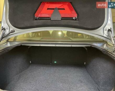 Фольксваген Пассат 2004 в Львове на Automoto.ua Серый Фольксваген Пассат, объемом двигателя 1.98 л и пробегом 197 тыс. км за 5400 $, фото 35 на Automoto.ua