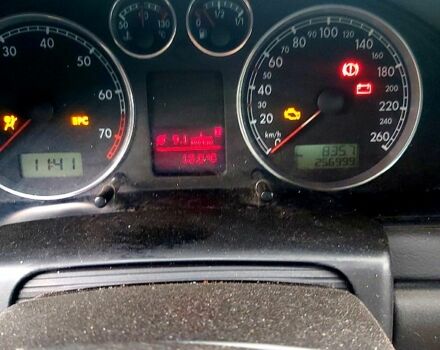 Серый Фольксваген Пассат, объемом двигателя 1.6 л и пробегом 257 тыс. км за 4700 $, фото 9 на Automoto.ua