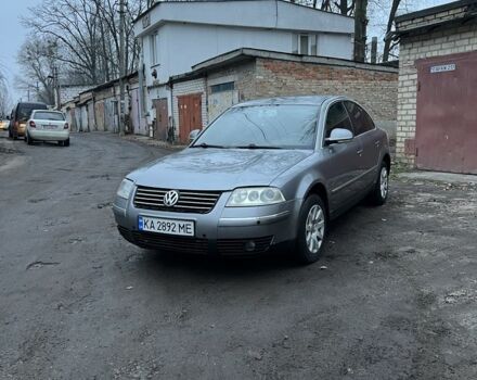 Серый Фольксваген Пассат, объемом двигателя 1.8 л и пробегом 285 тыс. км за 3900 $, фото 1 на Automoto.ua