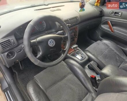 Серый Фольксваген Пассат, объемом двигателя 2.5 л и пробегом 290 тыс. км за 5500 $, фото 4 на Automoto.ua