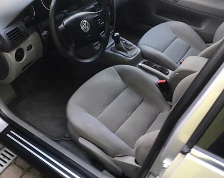 Серый Фольксваген Пассат, объемом двигателя 1.6 л и пробегом 140 тыс. км за 4000 $, фото 2 на Automoto.ua