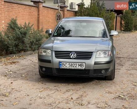Фольксваген Пассат 2004 в Львове на Automoto.ua Серый Фольксваген Пассат, объемом двигателя 1.98 л и пробегом 197 тыс. км за 5400 $, фото 2 на Automoto.ua