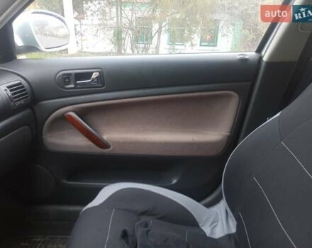 Серый Фольксваген Пассат, объемом двигателя 1.78 л и пробегом 330 тыс. км за 5000 $, фото 2 на Automoto.ua