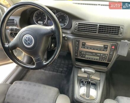 Фольксваген Пассат 2004 в Львове на Automoto.ua Серый Фольксваген Пассат, объемом двигателя 1.98 л и пробегом 197 тыс. км за 5400 $, фото 32 на Automoto.ua