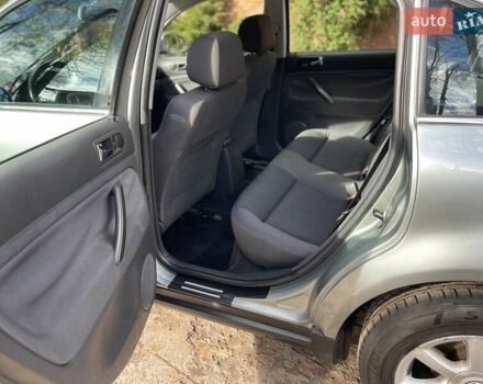 Фольксваген Пассат 2004 в Львове на Automoto.ua Серый Фольксваген Пассат, объемом двигателя 1.98 л и пробегом 197 тыс. км за 5400 $, фото 15 на Automoto.ua