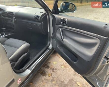 Фольксваген Пассат 2004 в Львове на Automoto.ua Серый Фольксваген Пассат, объемом двигателя 1.98 л и пробегом 197 тыс. км за 5400 $, фото 21 на Automoto.ua