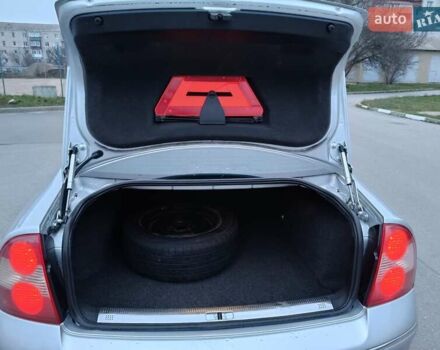 Серый Фольксваген Пассат, объемом двигателя 1.8 л и пробегом 430 тыс. км за 4350 $, фото 8 на Automoto.ua