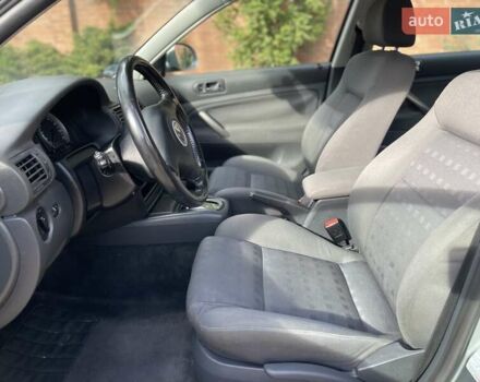 Фольксваген Пассат 2004 в Львове на Automoto.ua Серый Фольксваген Пассат, объемом двигателя 1.98 л и пробегом 197 тыс. км за 5400 $, фото 18 на Automoto.ua