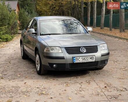 Фольксваген Пассат 2004 в Львове на Automoto.ua Серый Фольксваген Пассат, объемом двигателя 1.98 л и пробегом 197 тыс. км за 5400 $, фото 3 на Automoto.ua