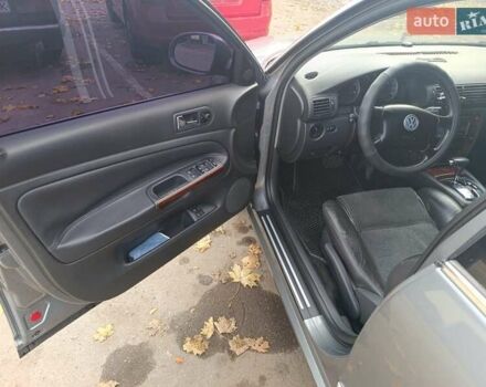 Серый Фольксваген Пассат, объемом двигателя 2.5 л и пробегом 290 тыс. км за 5500 $, фото 12 на Automoto.ua