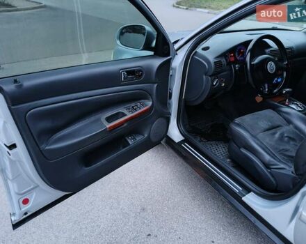 Серый Фольксваген Пассат, объемом двигателя 1.8 л и пробегом 430 тыс. км за 4350 $, фото 13 на Automoto.ua