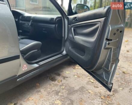 Фольксваген Пассат 2004 в Львове на Automoto.ua Серый Фольксваген Пассат, объемом двигателя 1.98 л и пробегом 197 тыс. км за 5400 $, фото 22 на Automoto.ua