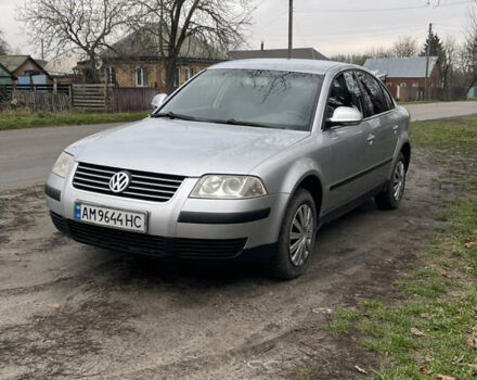 Сірий Фольксваген Пассат, об'ємом двигуна 1.6 л та пробігом 305 тис. км за 4500 $, фото 4 на Automoto.ua
