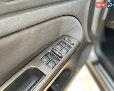 Фольксваген Пассат 2004 в Львове на Automoto.ua Серый Фольксваген Пассат, объемом двигателя 1.98 л и пробегом 197 тыс. км за 5400 $, фото 29 на Automoto.ua