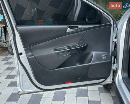 Сірий Фольксваген Пассат, об'ємом двигуна 2 л та пробігом 251 тис. км за 4999 $, фото 19 на Automoto.ua