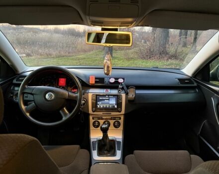 Серый Фольксваген Пассат, объемом двигателя 1.6 л и пробегом 142 тыс. км за 6800 $, фото 6 на Automoto.ua