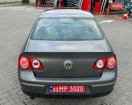 Серый Фольксваген Пассат, объемом двигателя 1.6 л и пробегом 185 тыс. км за 5950 $, фото 10 на Automoto.ua