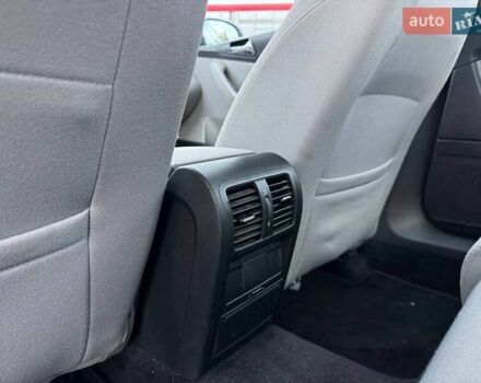 Серый Фольксваген Пассат, объемом двигателя 1.6 л и пробегом 185 тыс. км за 5950 $, фото 36 на Automoto.ua