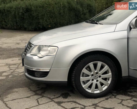 Сірий Фольксваген Пассат, об'ємом двигуна 1.6 л та пробігом 207 тис. км за 6300 $, фото 18 на Automoto.ua